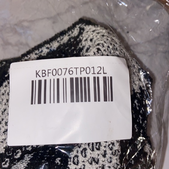 Black and White Knit Matching Set - Picture 3 of 3